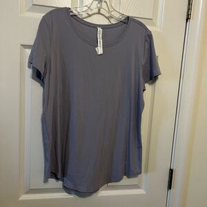 Lululemon Athletica Soft lavender Short Sleeve Tee